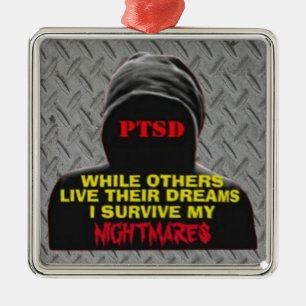 PTSD:MEDAN ANDRA LEVER SINA DREAMS JULGRANSPRYDNAD METALL