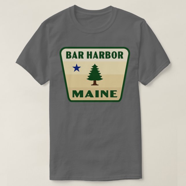 Pub Harbour Maine Retro Gräs Träd Badge Tan T Shirt (Design framsida)