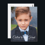 Pub Mitzvah Classic Elegant Fotoinbjudan Vykort<br><div class="desc">"Kallat till Torah" skrivet i ett lekfullt kursivt skript med sans serif-typografi på en enkel bakgrund i färg. Lägg till ett anpassningsbar-foto. 

Tillgänglig här:
http://www.zazzle.com/store/selectpartysupplies</div>