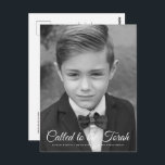 Pub Mitzvah Classic Elegant Fotoinbjudan Vykort<br><div class="desc">"Kallat till Torah" skrivet i ett lekfullt kursivt skript med sans serif-typografi på en enkel bakgrund i färg. Lägg till ett anpassningsbar-foto. 

Tillgänglig här:
http://www.zazzle.com/store/selectpartysupplies</div>