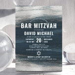 Pub Mitzvah Grått Silver Foil Modern Inbjudningar<br><div class="desc">Var stolt, gladd och visa den här milstolpen av Pub Mitzvah! Skicka ut den här coolan, en unik, modern inbjudan till personligen om en händelse att komma ihåg. Penseldrag för metallisk silver och David Star, tillsammans med fet, vit typografi, täcker över en rik, mörk kol grått blue ombre-färgbakgrund. Anpassa anpassningsbarna...</div>