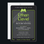 PUB MITZVAH, modern spelkontroll för svart grönt Inbjudningar<br><div class="desc">by kat masard >> WWW.SIMPLYSWEETPAPERIE.COM << - - - - - - - - - - - - - - - - - - - - - - - perfekten för ett "Gaming Thned"-PUB eller BAT MITZVAH firande-Kärlek, men vill se vissa förändringar - ett annat färg-schema, en produkt, ett foto...</div>