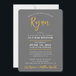 PUB MITZVAH moderna kalligrafi grått faux guld Inbjudningar<br><div class="desc">genom katt masard Sophisticated,  prisvärd inbjudan till ditt barns MITZVAH firande. Uppdatera själva mallen E-posta mig för matchande artiklar och alternativa färg-scheman - kat@simplysweetpaperie.com</div>