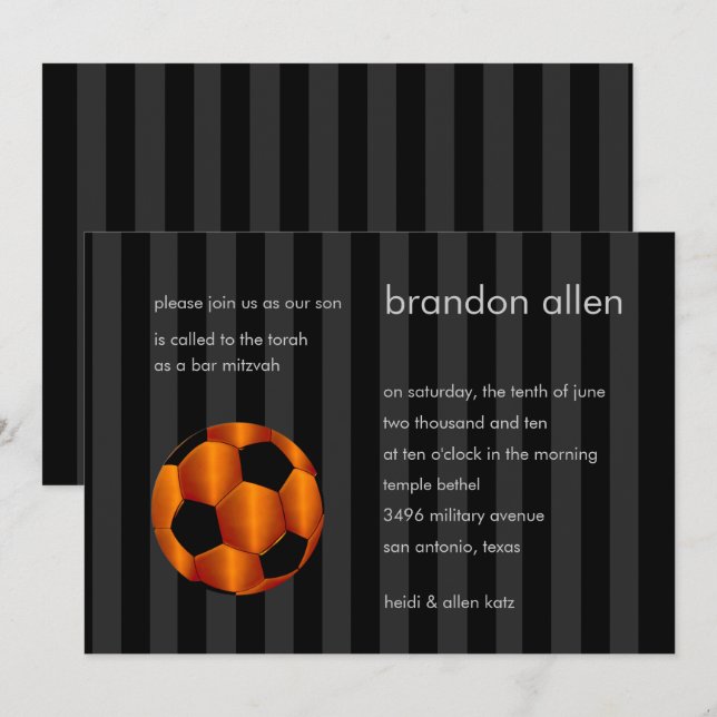 Pub Mitzvah Orange och Black Soccer Ball Inbjudningar (Fram/baksida)