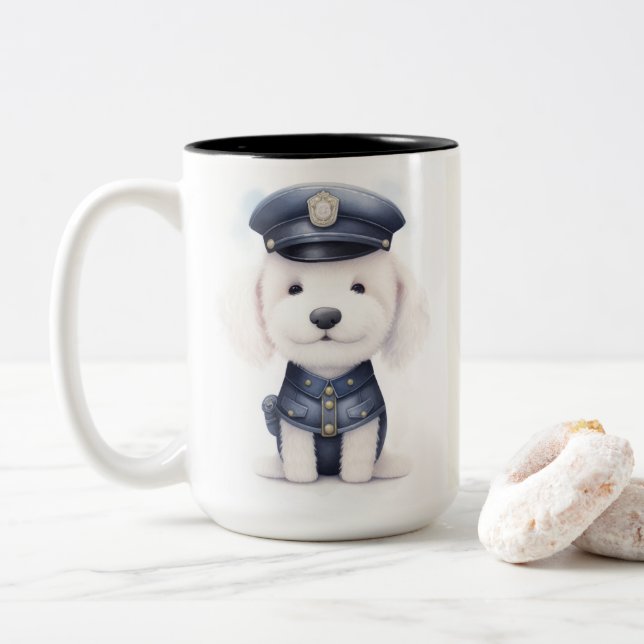 Pudel Cop in Action...Sniffing out Trouble Två-Tonad Mugg (Med munk)