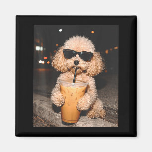 Pudel dricker iskaffe rolig hund meme magnet