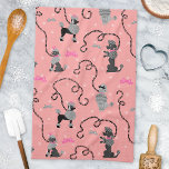 Pudel Skirt Retro Rosa och svart 50-tal Mönster Kökshandduk<br><div class="desc">Den här söta pudel-kökshanddukens Fransk kommer från de klassiska pudel-kjolarna på 1950-talet. Söt svarta och grått pudel hundar har grått pompons av päls med polka dots och ett svart stencil-stil-utslag. Allt vilar på en rosa i vintagen med en ljus rosa polka-prickad effekt och bågar. Denna moderna, medeltida, gigantiska utformning är...</div>