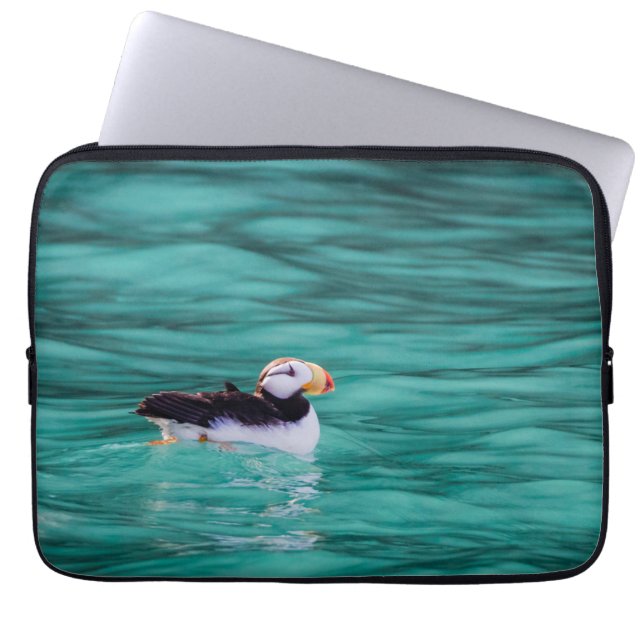 Puffin in Resurrection Bay, Alaska Laptop Fodral (Framsidan)