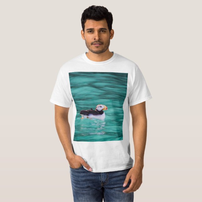 Puffin in Resurrection Bay, Alaska T Shirt (Hel framsida)