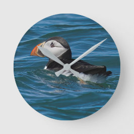 Puffin till havs faux kanvastryck acrylic print ny rund klocka