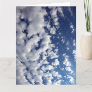 Puffy Clouds på Blå himmel Kort