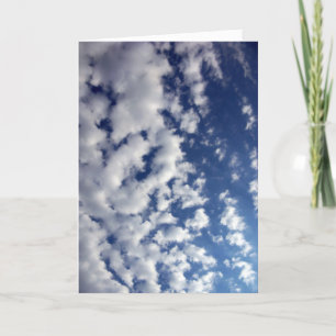 Puffy Clouds på Blå himmel Kort
