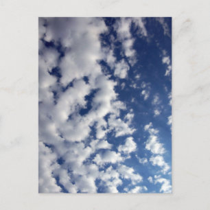 Puffy Clouds på Blå himmel Vykort