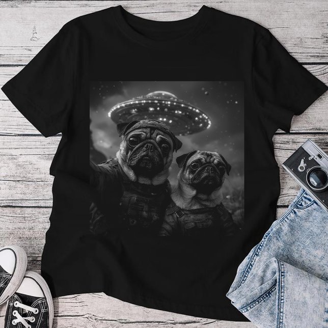 Pug Alien Ufo Taking A Selfie Dog Mom Dad Women T Shirt (Skapare uppladdad)