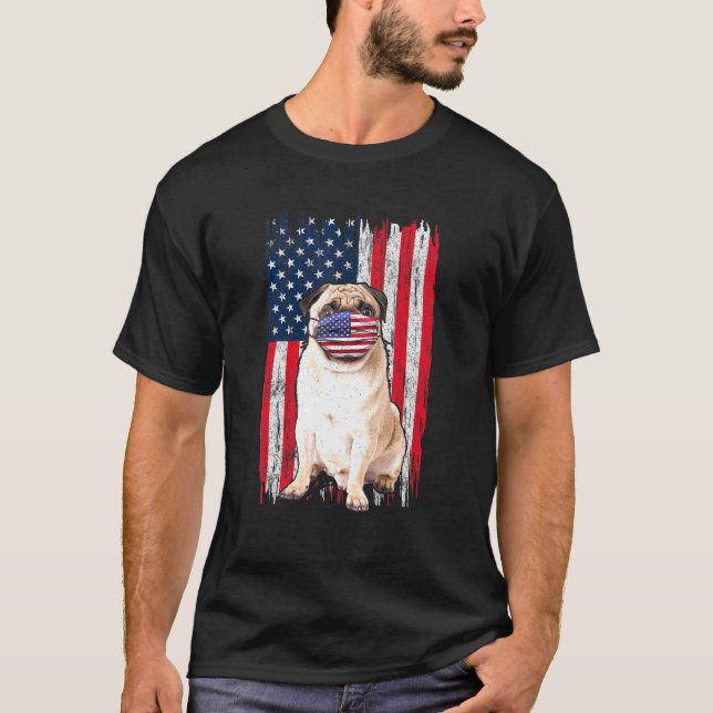 Pug American Flagga Wears Ansikte Mask 4:e juli T Shirt (Framsida)