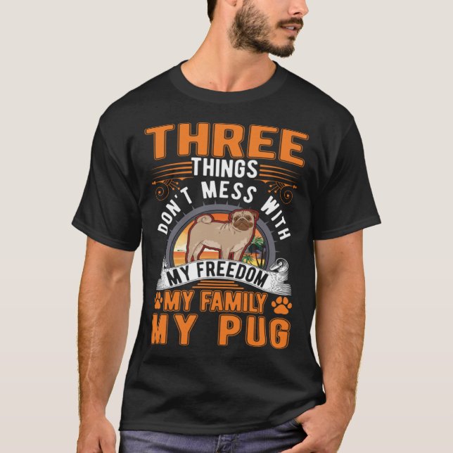 Pug Frihet Familj Pug T Shirt (Framsida)