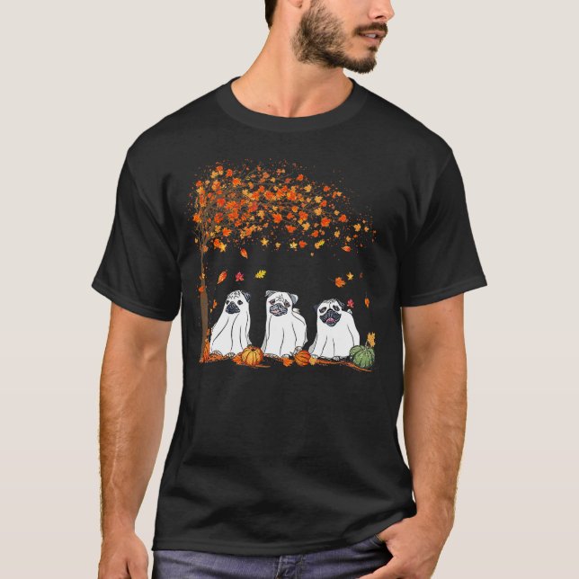 Pug Ghost Cute Under Fall Tree Halloween Autumn Do T Shirt (Framsida)