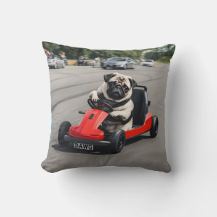 Pug go-kart-tävla kudde