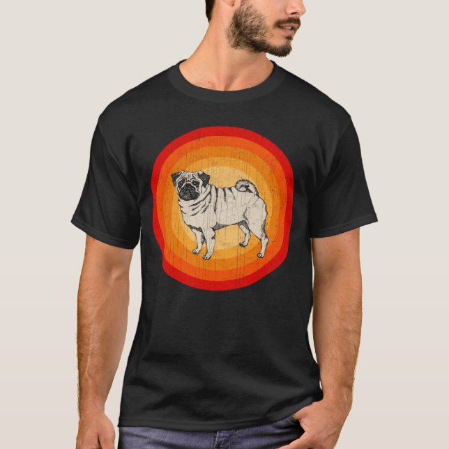 Pug-hund i retro-stil med slitna effekter t shirt (Framsida)