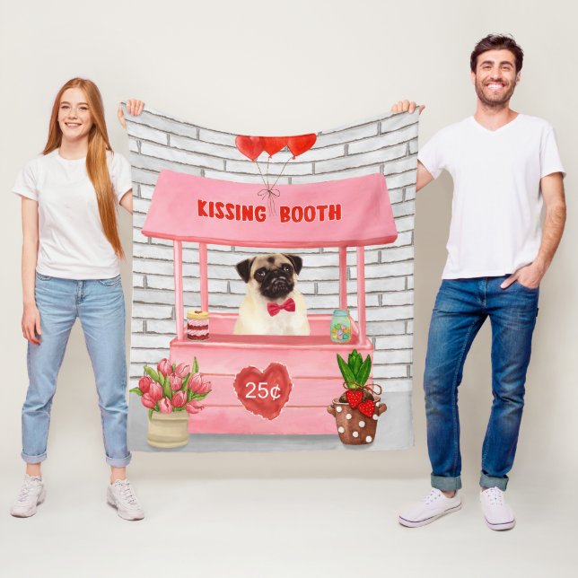 Pug Hund Valentindagen Kissing Booth Fleecefilt (På plats)
