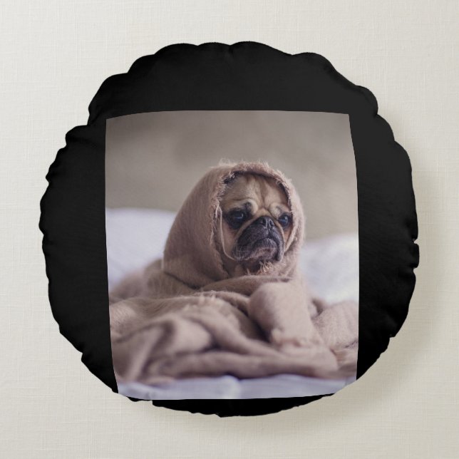 Pug in Blanket Cute Pug Hund älskare Gift Rund Kudde (Framsidan)
