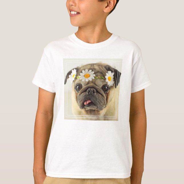 Pug med Daisy Krona T Shirt (Framsida)