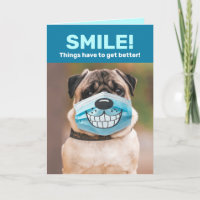 Pug med leende mask - Sak kommer att bli bättre