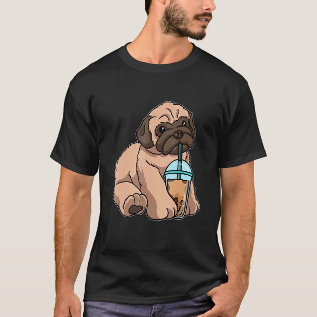 Pug som dricker tuggade tuggdjur med Boba Tea T Shirt (Framsida)