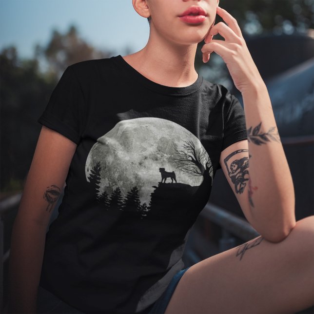 Pug stand på bergstalesoky Halloween Måne T Shirt (Skapare uppladdad)