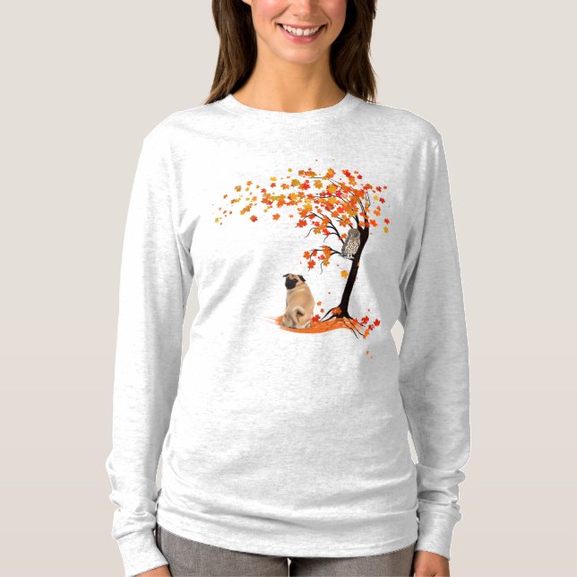 Pug Uggla och Fall Träd Pug Owner Funny Pug Autumn T Shirt (Framsida)