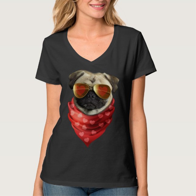 Pug  Valentines Day Heart Cute Valentine  Dog T Shirt (Framsida)