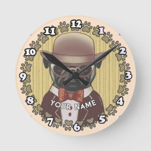 Pug Wearing Glass Rund Klocka