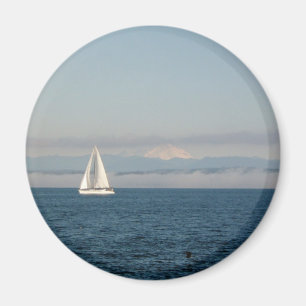 Puget solid segelbåt och bergskedja magnet