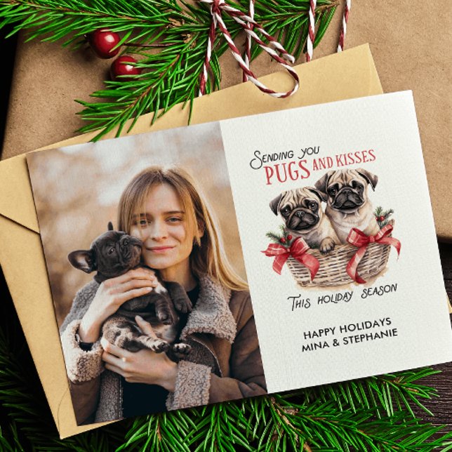 PUGS AND KISESS HUND THEMED CHRISTMAS PHOTO HELG VYKORT (🎄🐾 "Pugs and Kisses, Wishing You a Pawsome Christmas!" 🐾🎄)
