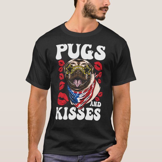 Pugs and Kisses T Shirt (Framsida)