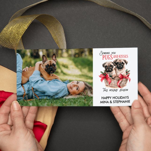 PUGS OCH KISSES ROLIG HUND TVÅ PHOTOS CHRISTMAS JULKORT (PUGS AND KISSES CHRISTMAS TWO PHOTO HOLIDAY CARDS. digital download available)