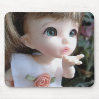 Pukifee som blåser en kyss musmatta