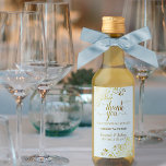 Pulver Blue & Guld Snöre Bröllop Tack Mini Vinetikett<br><div class="desc">Dessa mini-vin-flaska-märken är perfekt för att tacka era gäster i bröllop, eller medlemmar i brudens sida. De har en vacker blek med pulverblått och guld med lacy faux foil-filigree i hörnen och finare-skriptkalligrafi. Texten lyder: Tack för att ni firar med oss, och det finns utrymme för parets namn, datumet bröllop...</div>