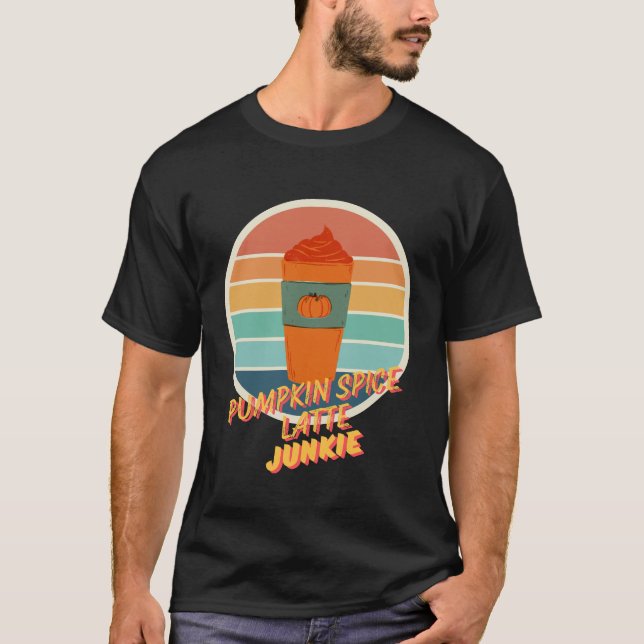 pumkin spice latte junkie retro halloween t shirt (Framsida)