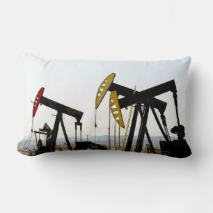 Pumpjacks i Taft California Lumbarkudde