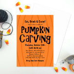 Pumpkin Carving Orange och Black Halloween fest Inbjudningar<br><div class="desc">Inbjudningarna till snyggt,  mat,  dryck och karve anger tonen för en roligt som pumpar med party! Inbjudan innehåller en orange-pumpbaksida med svartfärgad rubrik och anpassningsbar. Kortets baksida har en mönster av jack eller' lanternpumpor.</div>