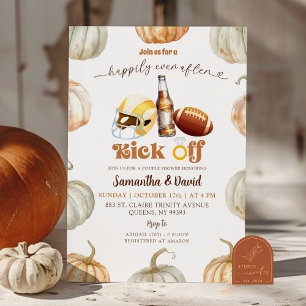 Pumpkin Football Kick Off Couple Shower Inbjudningar