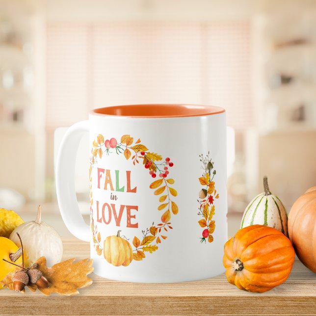 Pumpkin för Höst löv för utandning i Kärlek Två-Tonad Mugg (Fall in Love Wreath Autumn Leaves Pumpkin Two-Tone Coffee Mug)