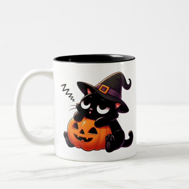 Pumpkin Hugging Witch Cat Halloween Mug | Two-Side Två-Tonad Mugg (Vänster)
