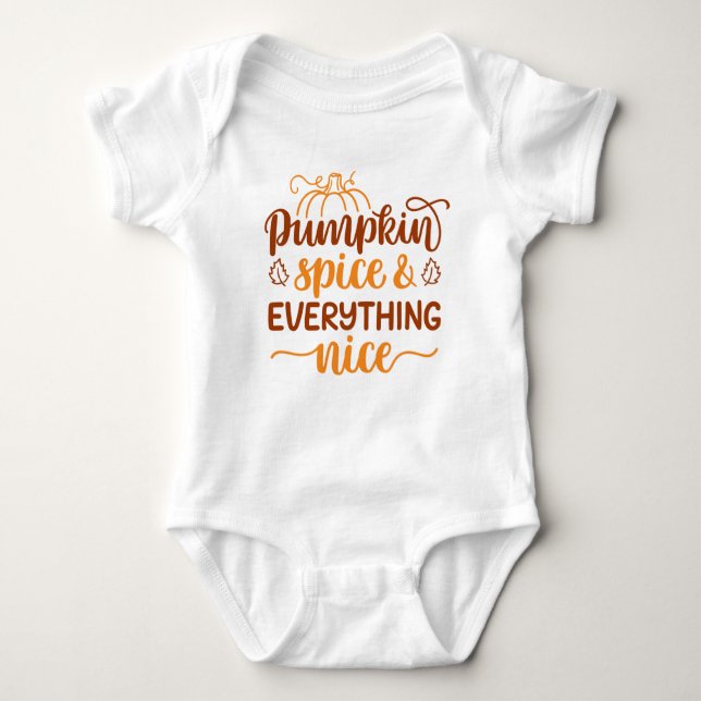 Pumpkin Spice & All Nice T Shirt (Framsida)