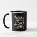 Pumpkin Spice and All Nice Fall Shirt Women Mugg<br><div class="desc">En snyggt faller skjorta för kvinnor och flickor som adorerar pumpkrydda.</div>