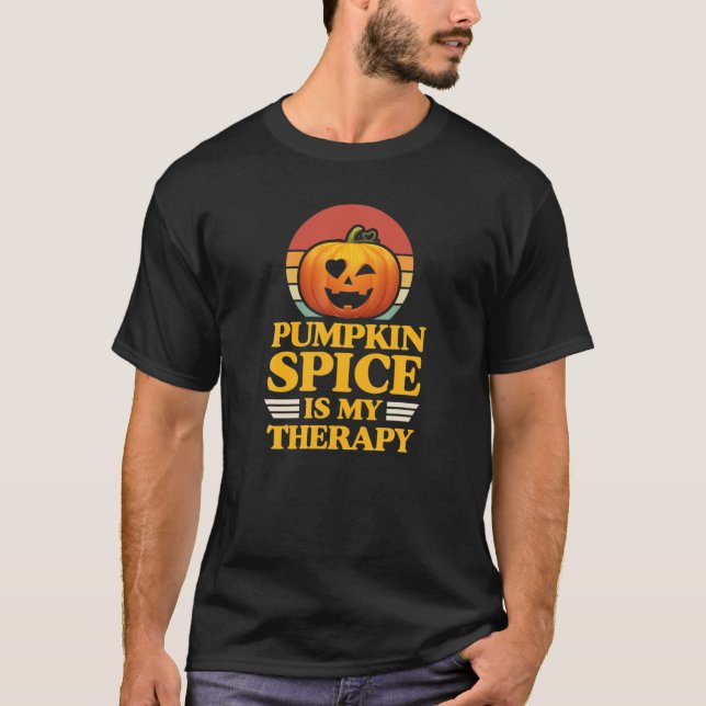 Pumpkin Spice är min terapi PSL höstsäsong T Shirt (Framsida)
