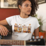 Pumpkin Spice Latte Fall T Shirt<br><div class="desc">I fyra olika stilar uppvisar illustrationen falltumörer med pumpkryddlatte,  pumpor,  vild nöt och maple löv.</div>
