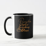 Pumpkin Spice och allt fint klassiskt Mugg<br><div class="desc">Den här klassiska pumpkryddkonstruktionen går aldrig ut ur stil utan tids och mysigt. Underbar för att lägga sig i fallet.</div>