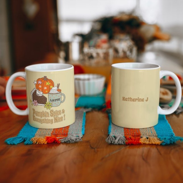 Pumpkin Spice och Allting Fall-anpassat namn Kaffemugg (Skapare uppladdad)